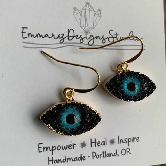 - 🧿NWT ✨ Evil Eye Earrings Black ✨ ✨Hand Crafted ✨Halloween Earrings ✨🧿 - Picture 1 of 4